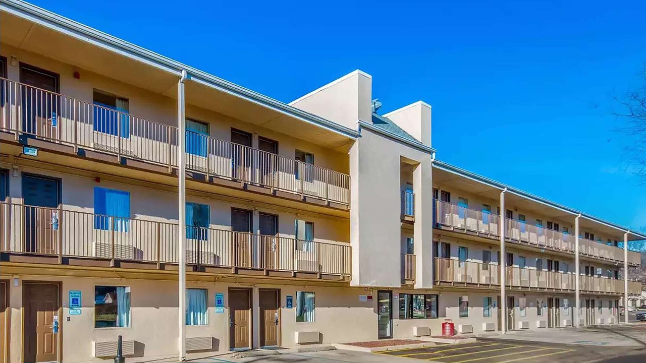 Photo of Buildings in Tad