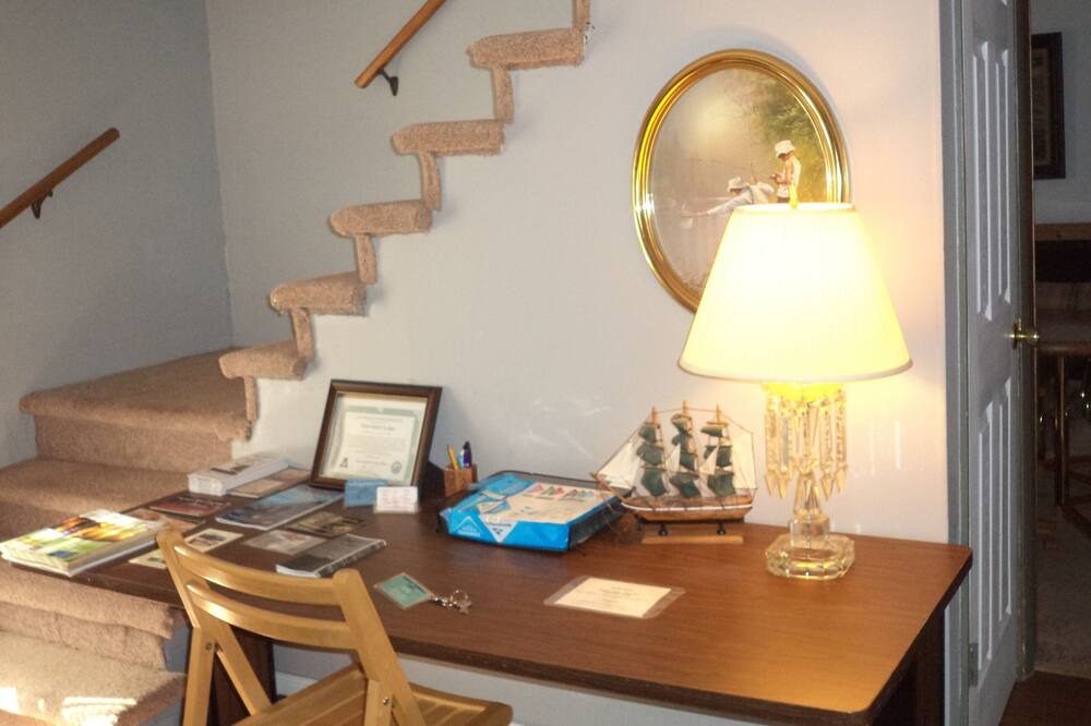 Photo of Bedroom in Conneaut