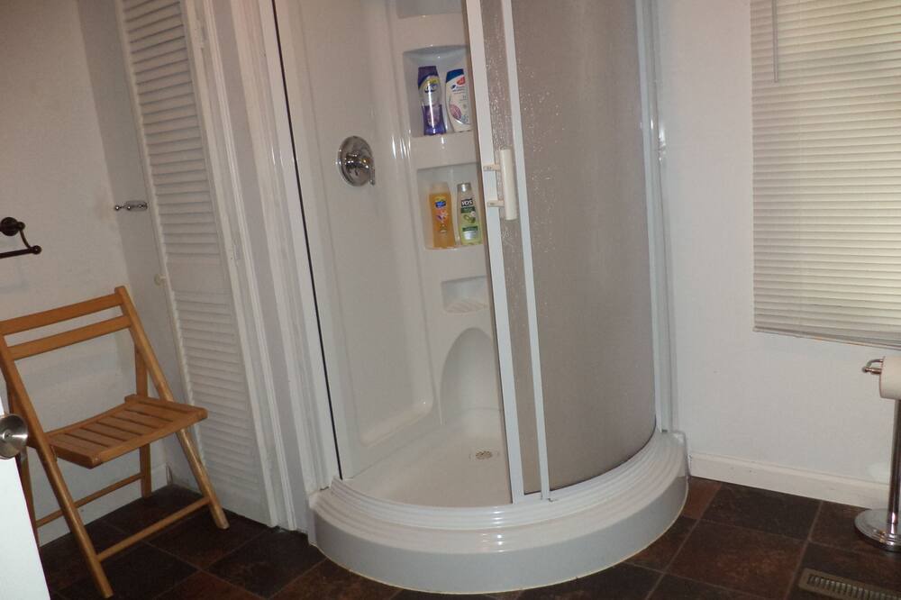 Photo of Bathroom in Conneaut