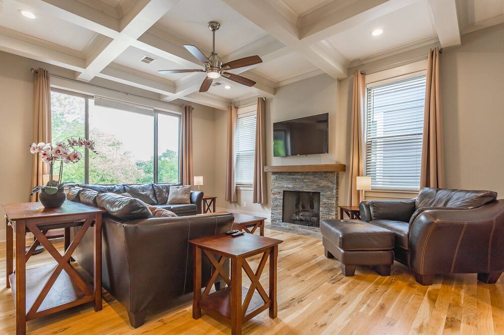 Photo of Livingroom in Chattanooga