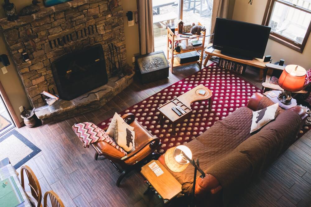 Photo of Livingroom in North Glade Hills