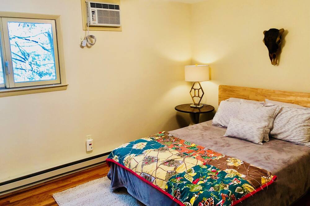 Photo of Bedroom in Woodridge
