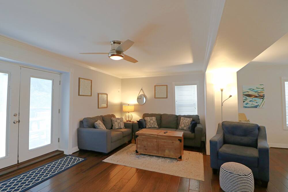 Photo of Livingroom in Bemus Point