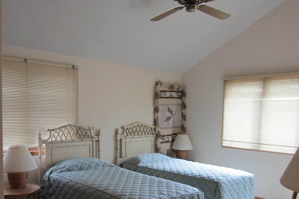 Photo of Bedroom in Loveladies