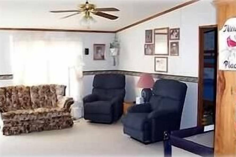Photo of Livingroom in Meadville