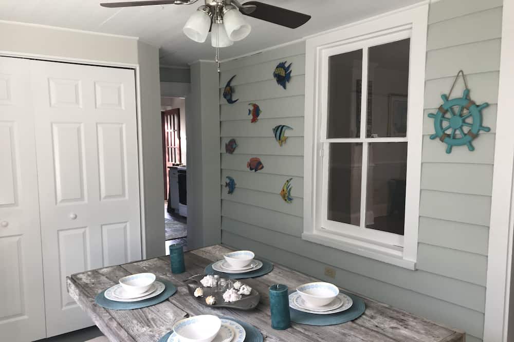 Photo of Bedroom in Urbanna