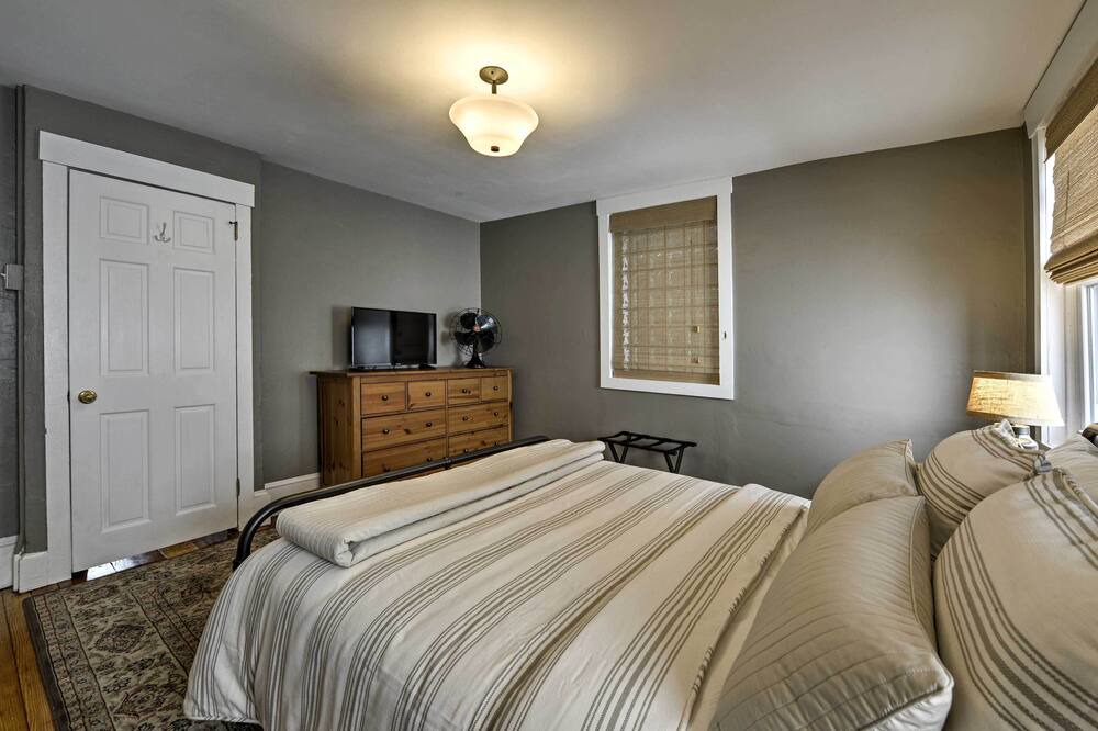 Photo of Bedroom in Gayborhood
