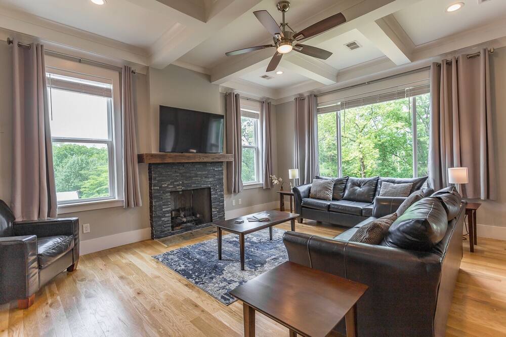 Photo of Livingroom in Chattanooga