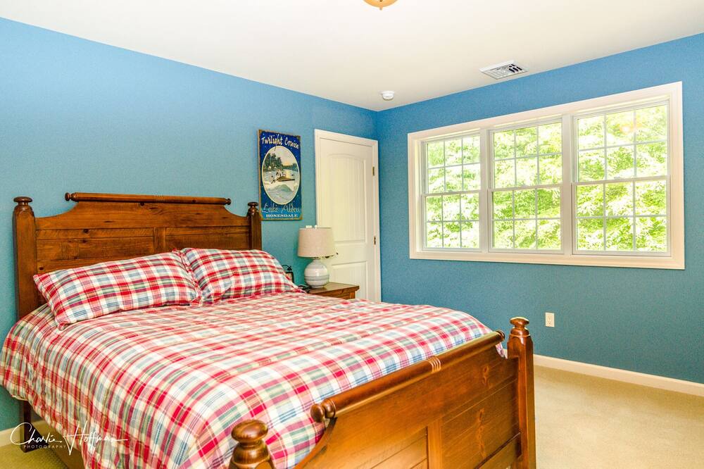 Photo of Bedroom in Aldenville
