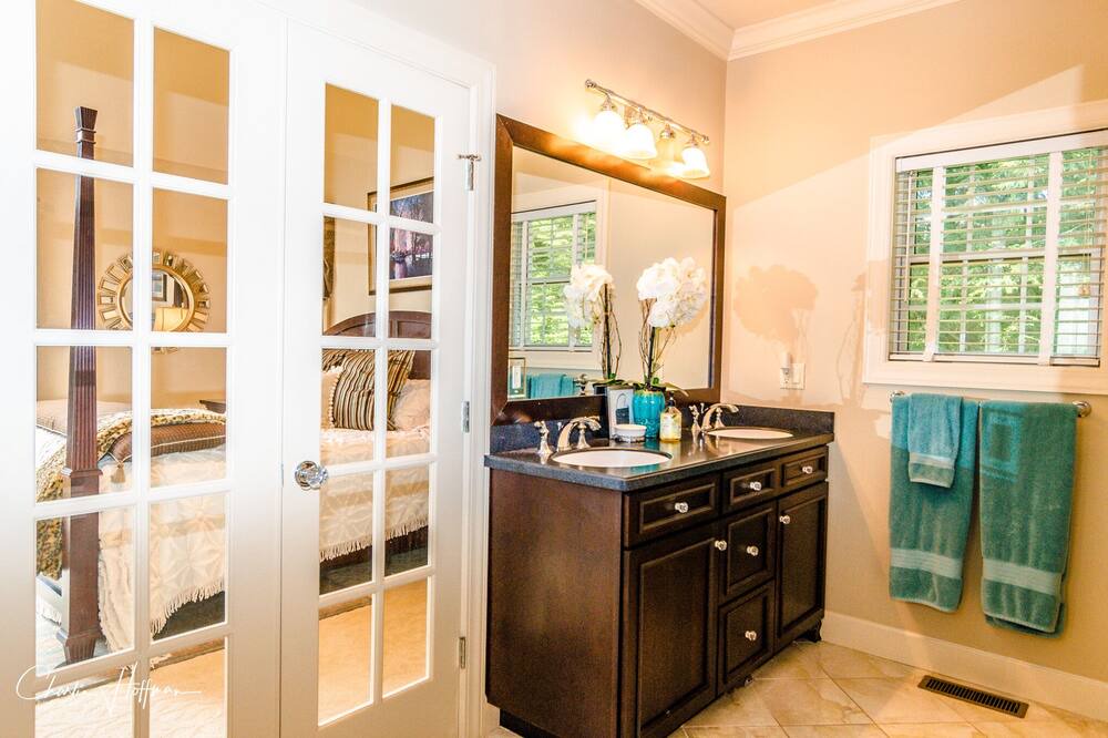 Photo of Bedroom in Aldenville