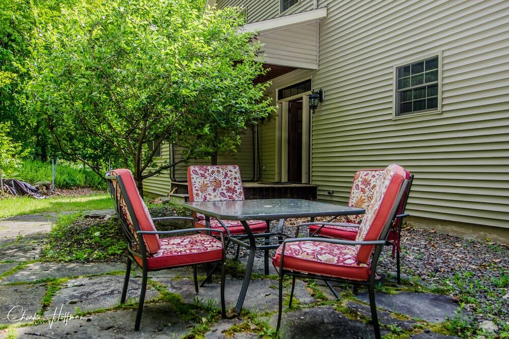 Photo of Patio Balcony in Aldenville