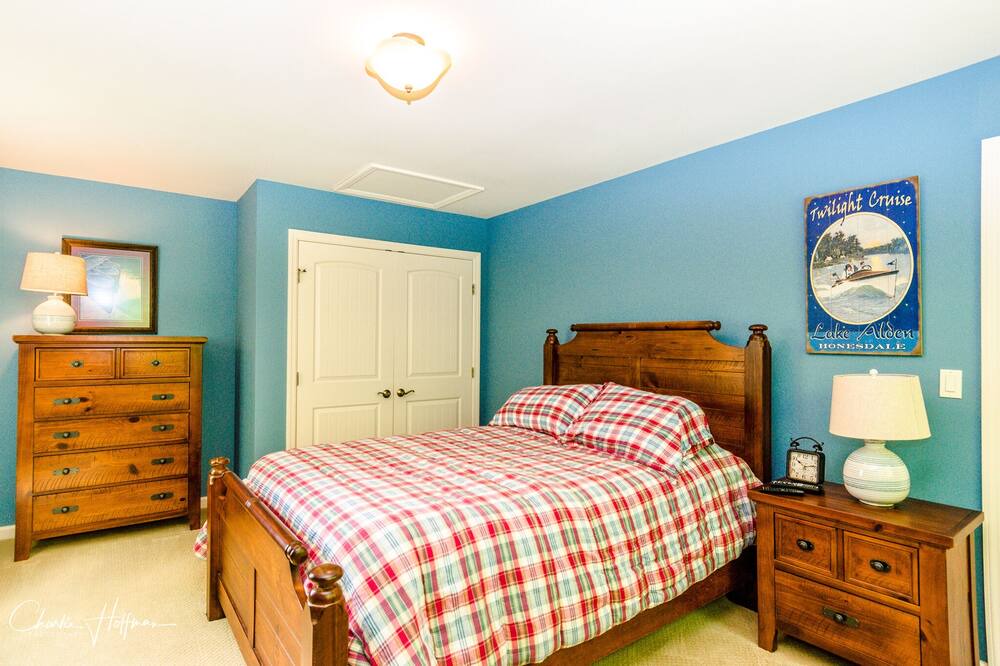Photo of Bedroom in Aldenville