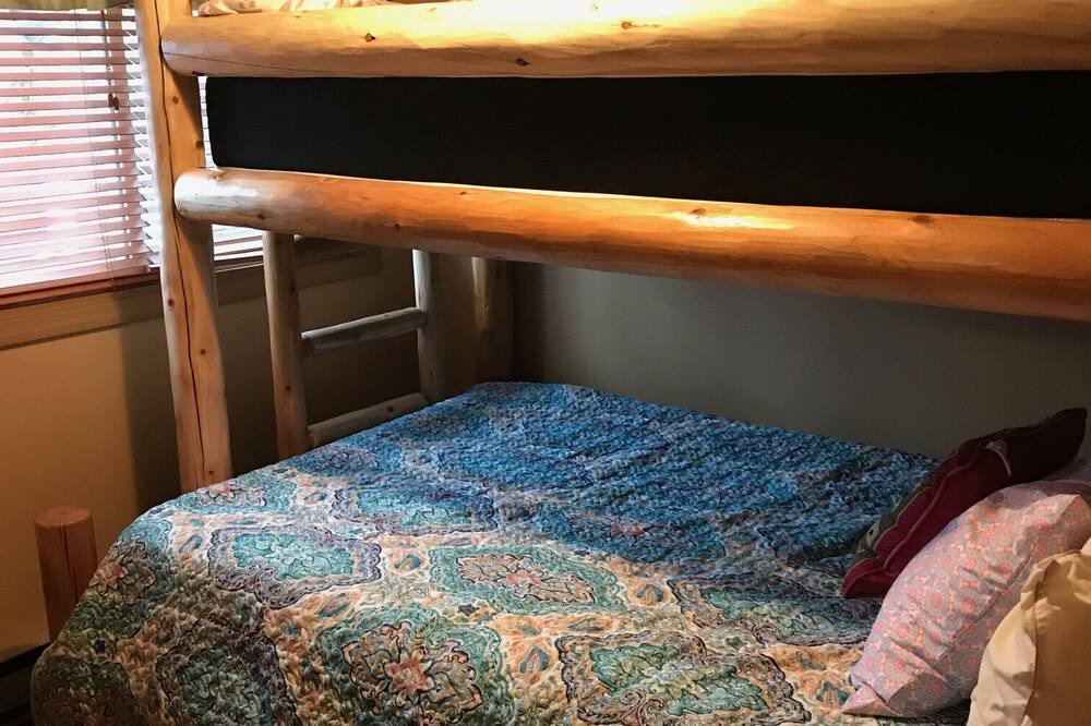 Photo of Bedroom in Lake Harmony Estates