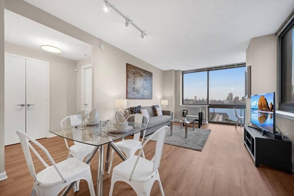 Photo of Bedroom in Hudson Exchange