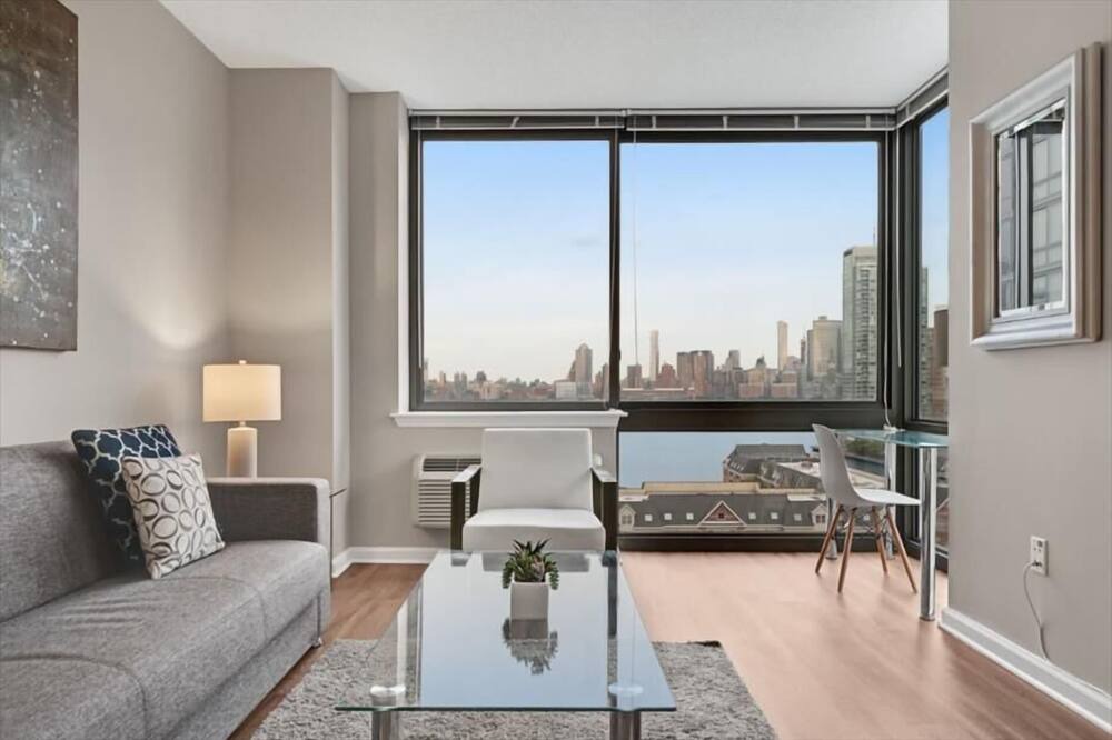 Photo of Bedroom in Hudson Exchange