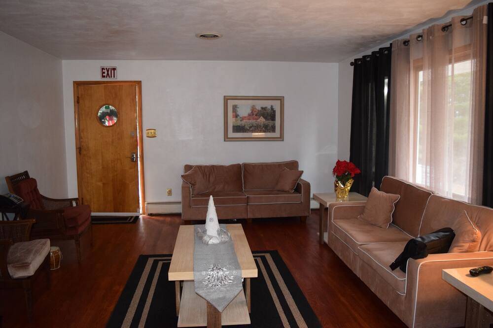Photo of Livingroom in Ellerslie