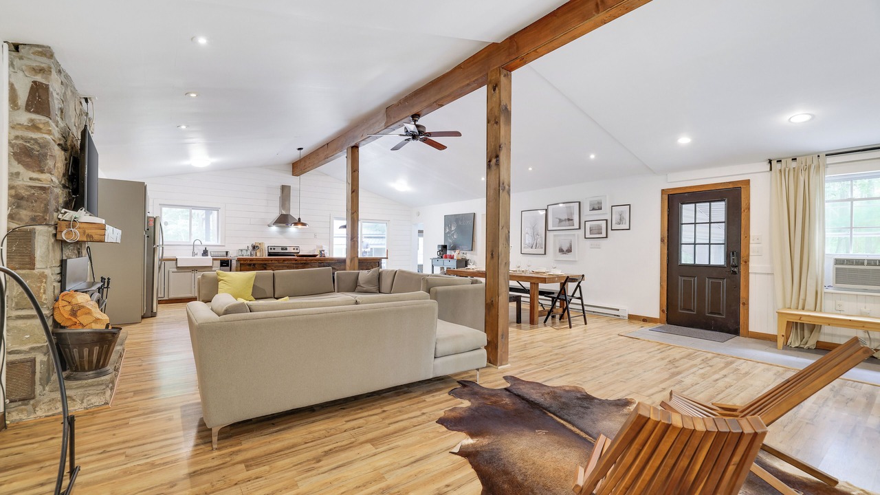 Photo of Livingroom in Locust Lake Village