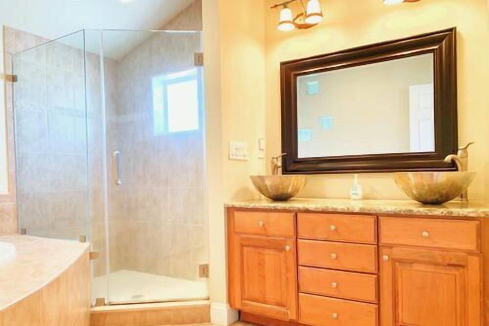 Photo of Bathroom in Sea Isle City