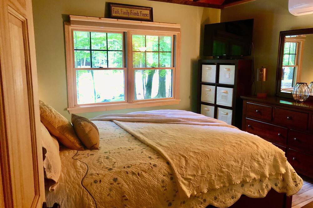 Photo of Bedroom in Lake Ariel