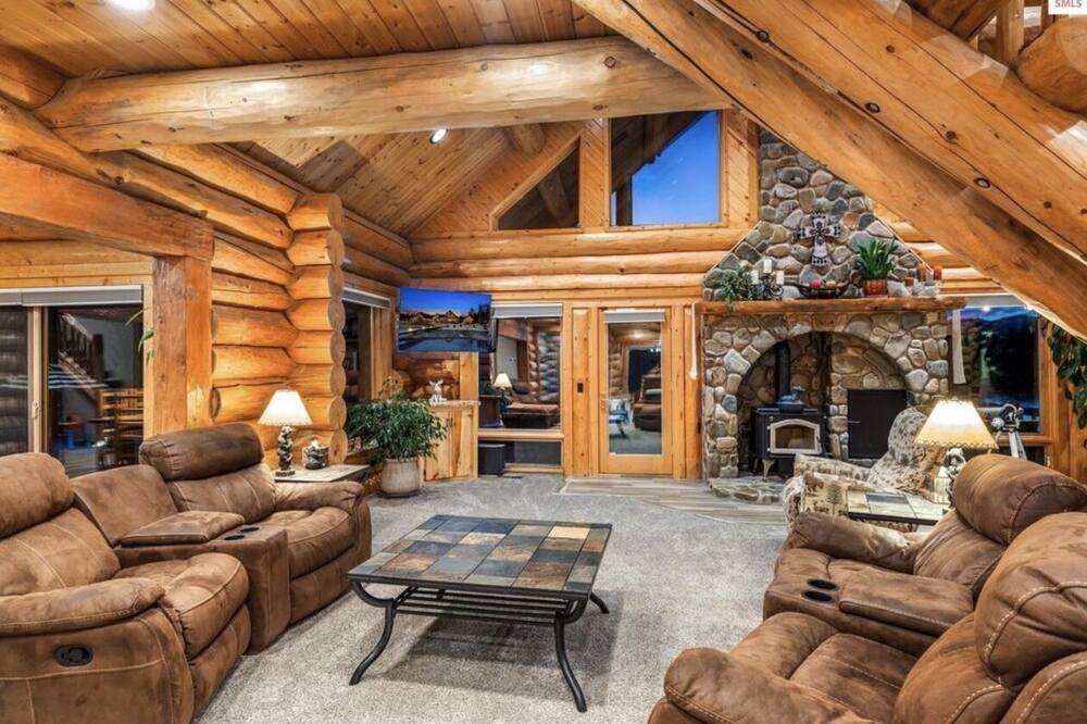 Photo of Livingroom in Sagle