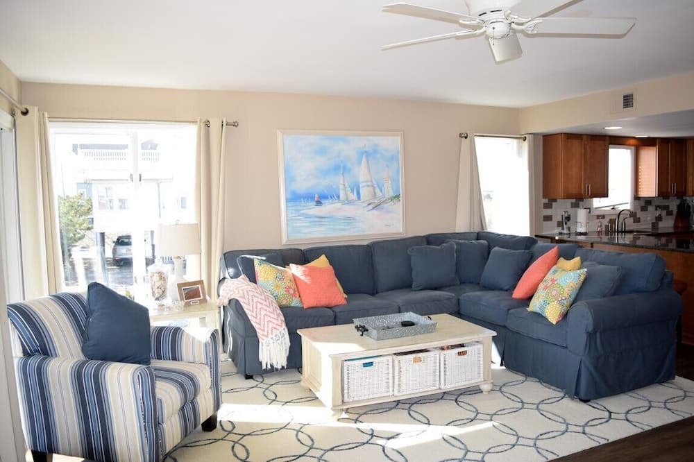 Photo of Livingroom in Dennisville
