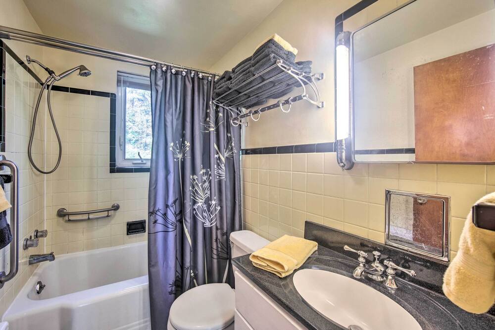 Photo of Bathroom in Dauphin