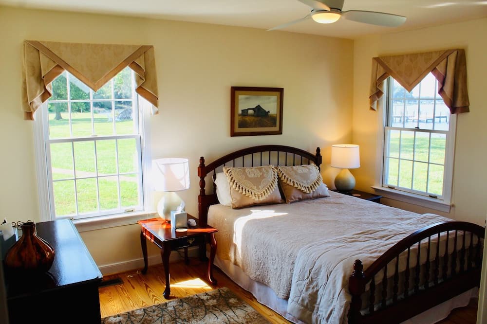 Photo of Bedroom in North