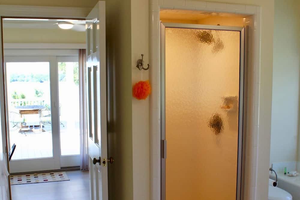 Photo of Bathroom in North