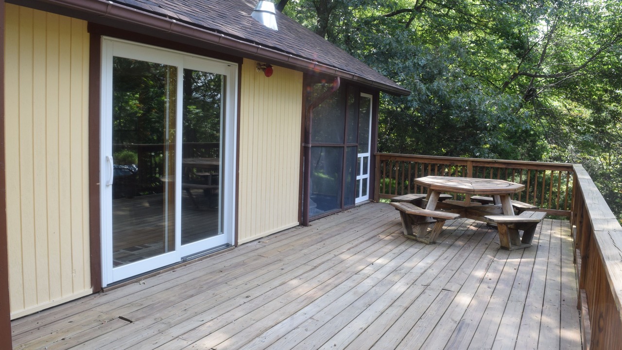 Photo of Patio Balcony in Lost River