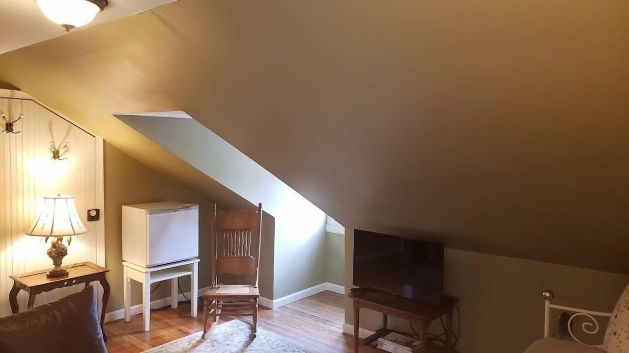 Photo of Livingroom in Charles Town