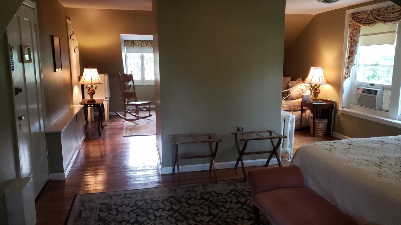 Photo of Livingroom in Charles Town