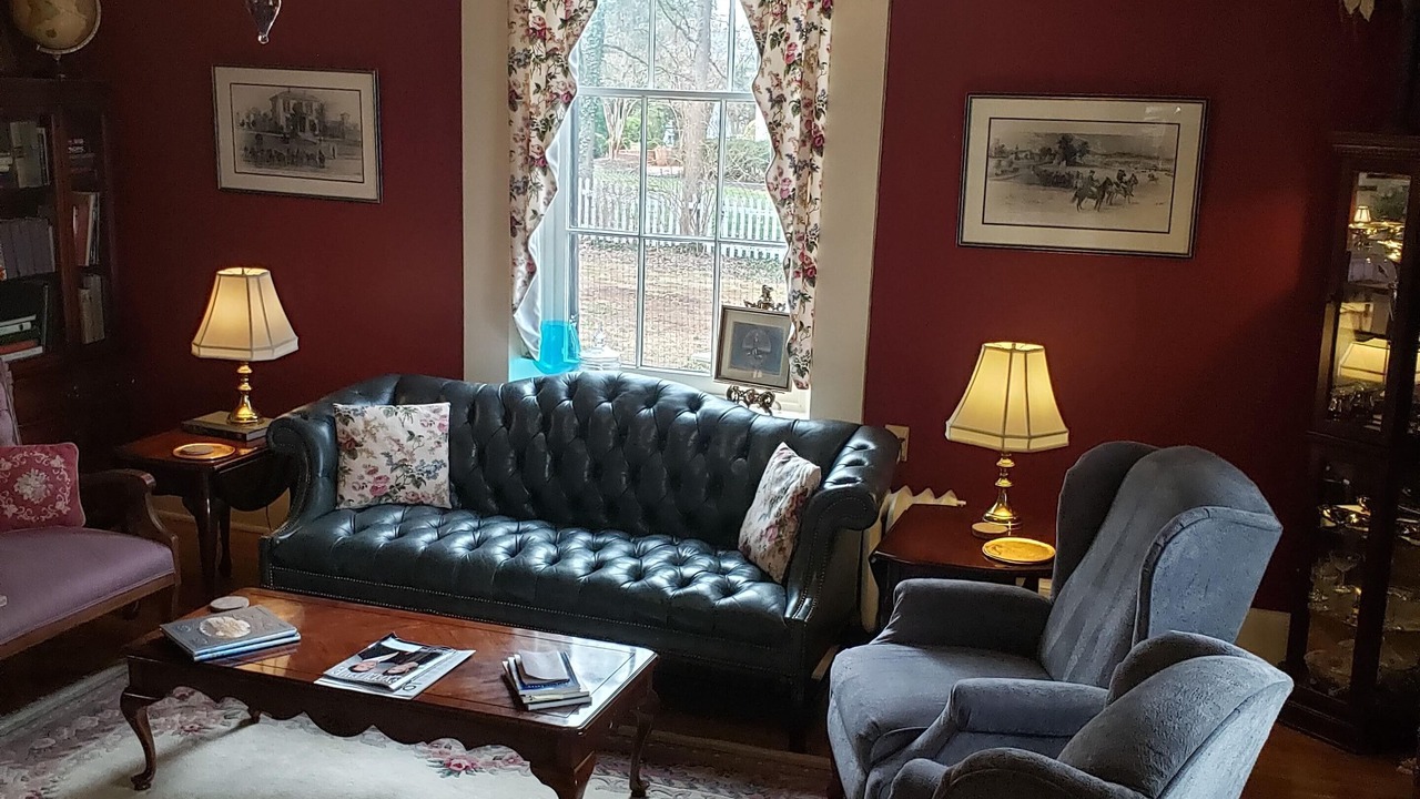Photo of Livingroom in Charles Town