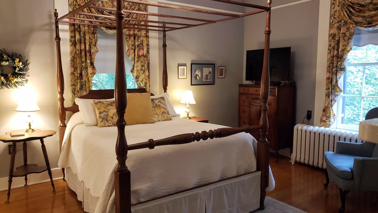 Photo of Bedroom in Charles Town
