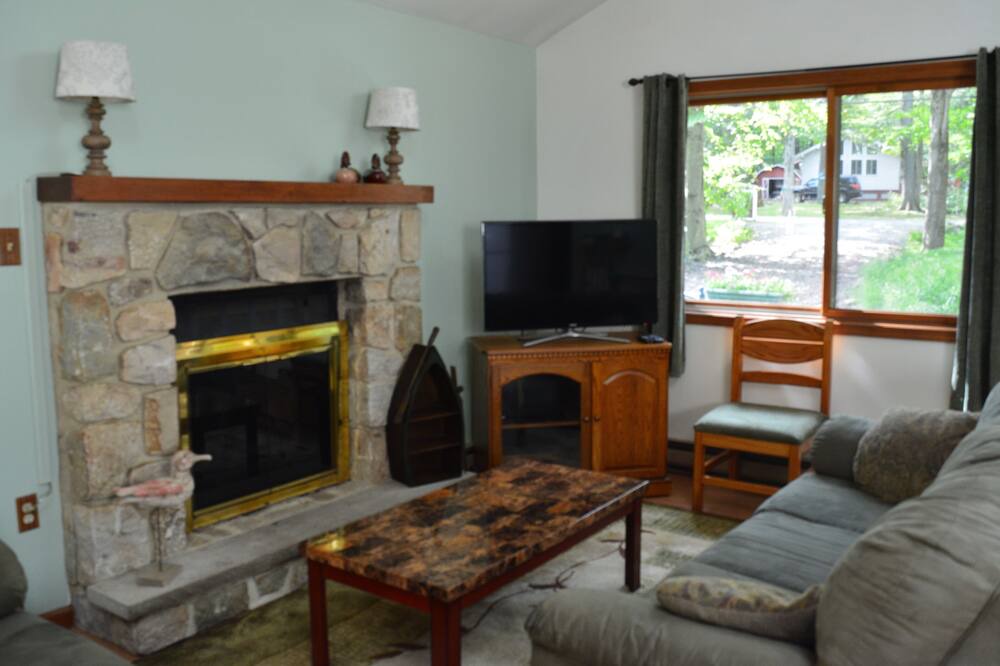 Photo of Livingroom in Locust Lake Village