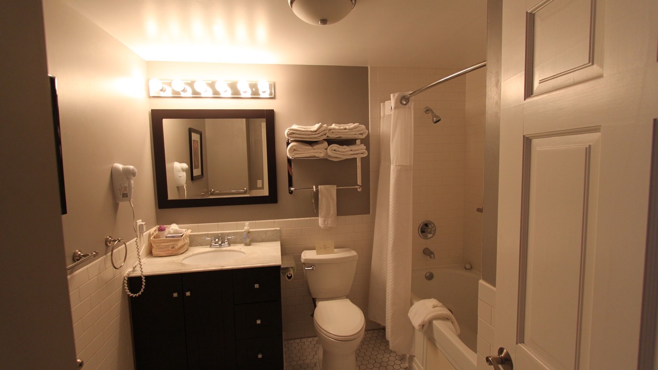 Photo of Bathroom in Gaffer District
