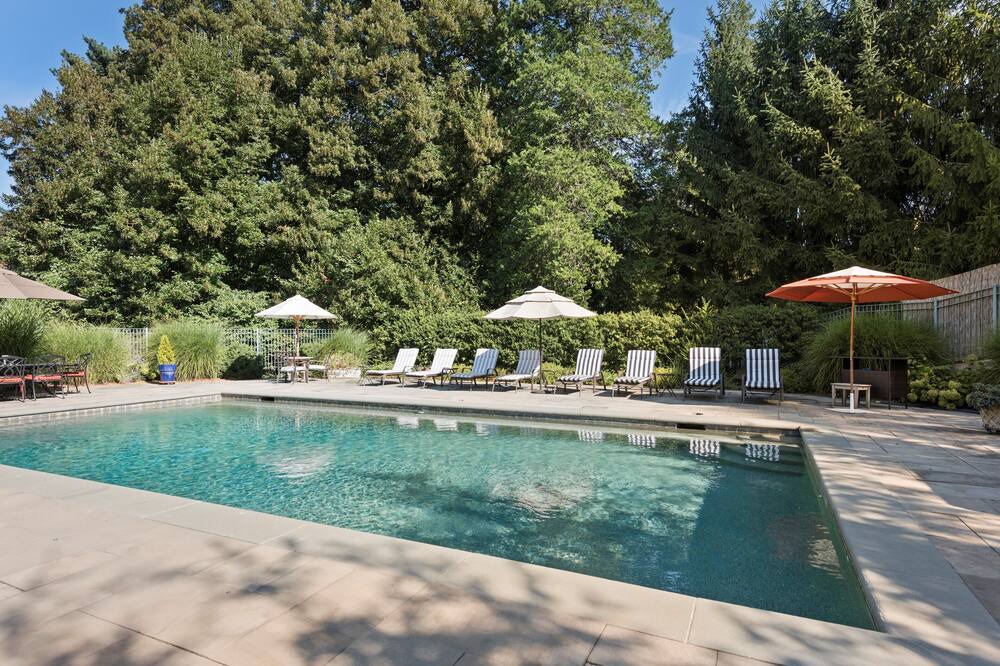 Photo of Outdoor in Irvington
