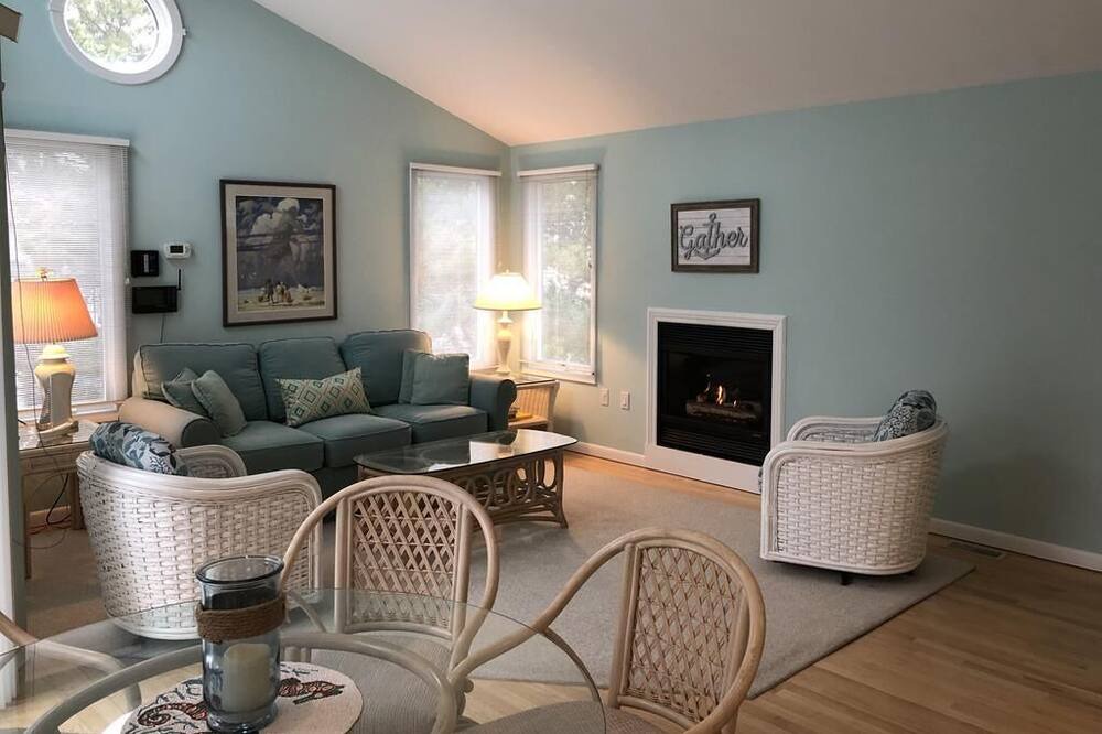 Photo of Livingroom in Harvey Cedars
