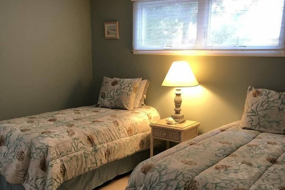 Photo of Bedroom in Harvey Cedars