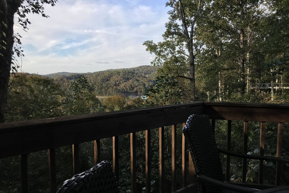 Photo of Patio Balcony in Byrdstown