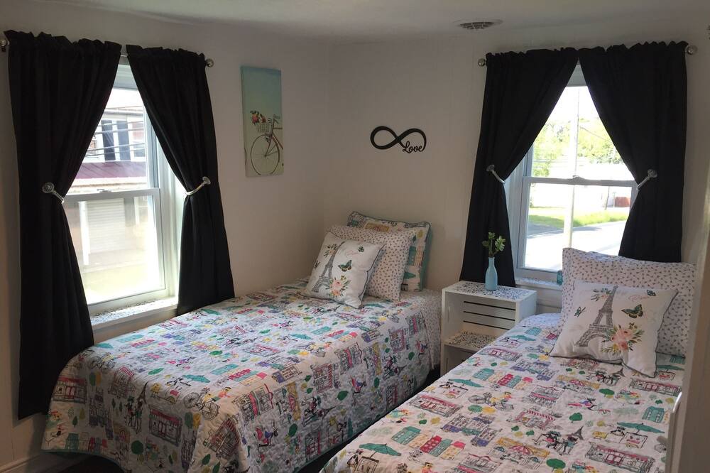 Photo of Bedroom in Grantville