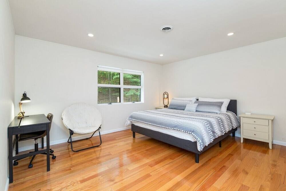 Photo of Bedroom in Goshen