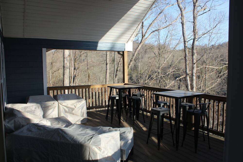 Photo of Patio Balcony in Lakeside Estates