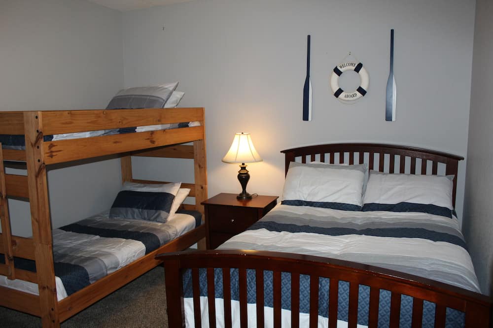 Photo of Bedroom in Lakeside Estates