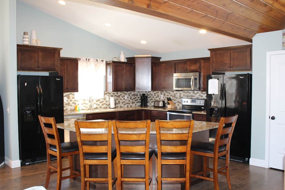 Photo of Kitchen in Lakeside Estates