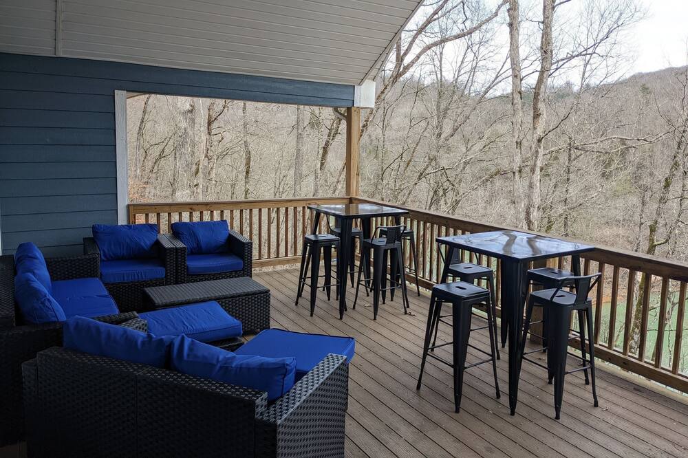 Photo of Patio Balcony in Lakeside Estates