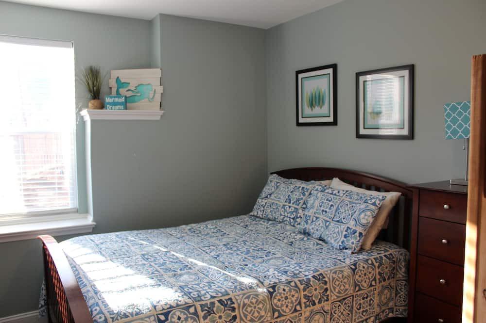 Photo of Bedroom in Lakeside Estates