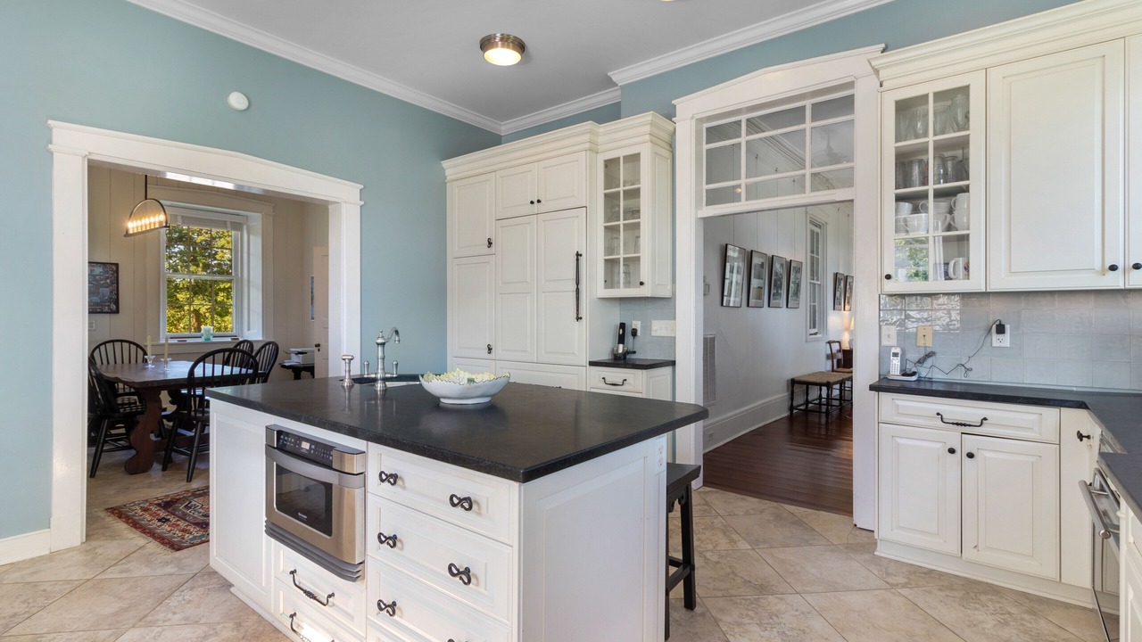 Photo of Kitchen in Saluda