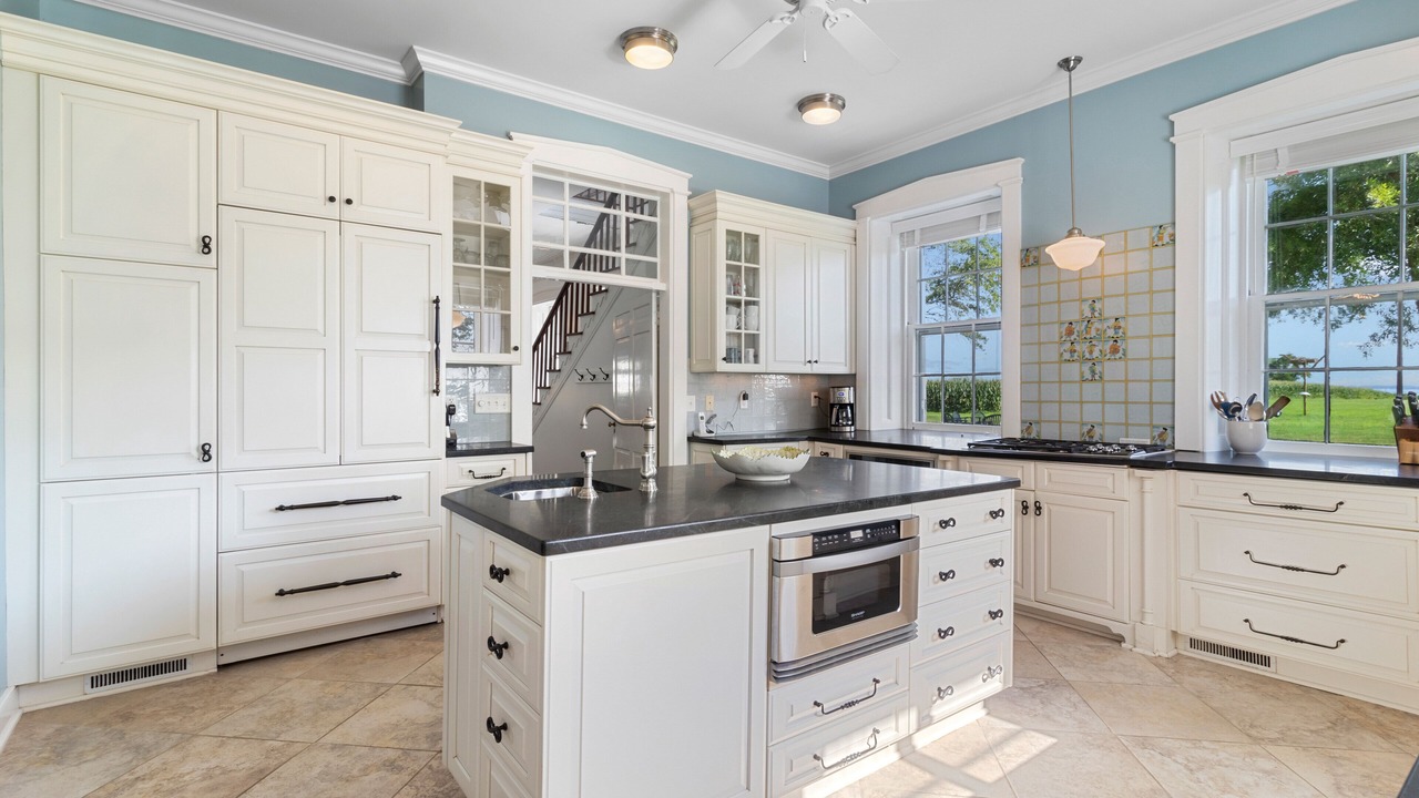 Photo of Kitchen in Saluda