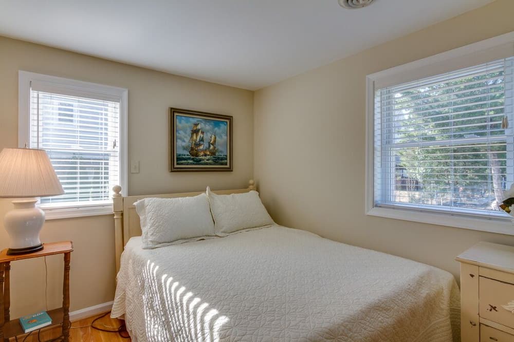 Photo of Bedroom in Broadkill Beach