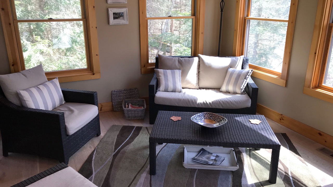 Photo of Livingroom in Pond Eddy